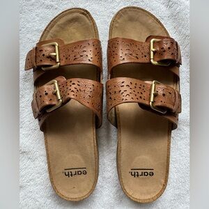Earth Sand Antigua leather sandals. 10M. Alpaca brown tan.